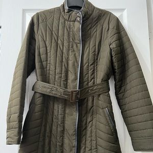 Banana Republic Mid-thigh length thin quilted jacket with belt